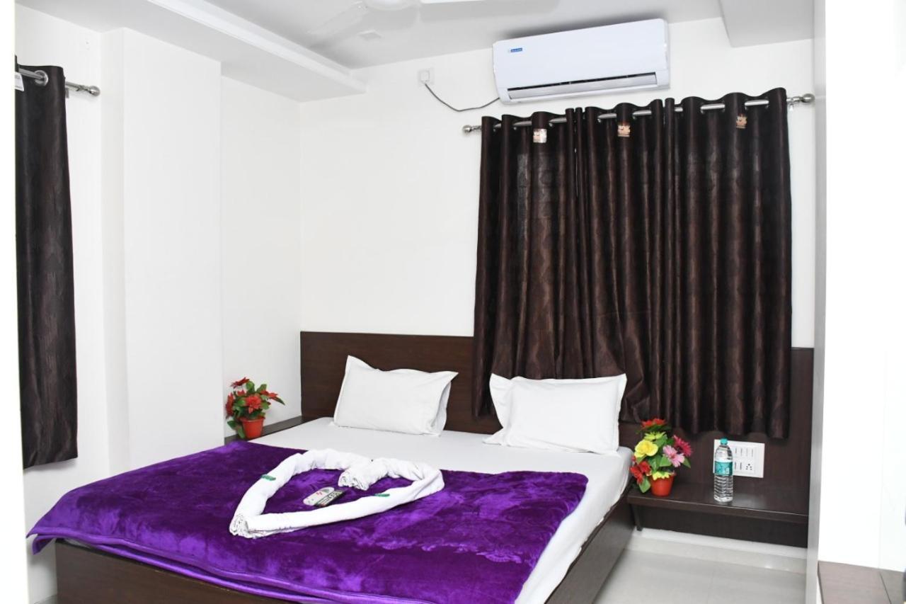 Hotel Sai Shatabdi Shirdi Eksteriør bilde