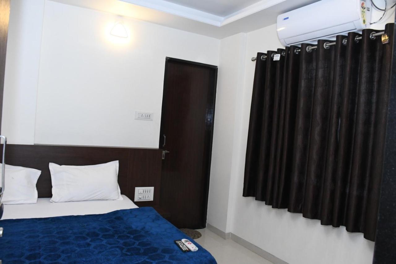 Hotel Sai Shatabdi Shirdi Eksteriør bilde